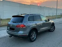 Usado VW Touareg 262 CV (192 kW) 2015 Gris / plata SUV