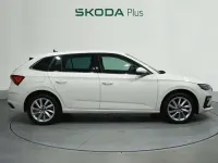 Usado Skoda Scala Selection 116 CV (85 kW) 2025 Blanco Utilitario