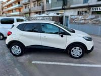 Usado Renault Captur Life 90 CV (66 kW) 2016 Beige SUV