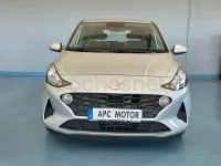 Usado Hyundai i10 67 CV (49 kW) 2021 Gris / plata Utilitario