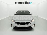 Używany Kia Ceed 120 KM (88 kW) 2022 Biały Hatchback