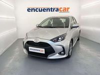 Usado Toyota Yaris Active 116 CV (85 kW) 2024 Plateado Utilitario