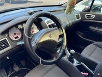 Usado Peugeot 307 90 CV (66 kW) 2007 Gris / plata Berlina