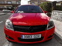 Usado Opel Astra Sport 115 CV (84 kW) 2008 Rojo Berlina