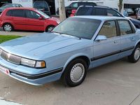 Usado Oldsmobile Cutlass 112 CV (82 kW) 1990 Azul claro Berlina