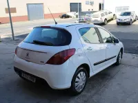 Usado Peugeot 308 Access 98 CV (72 kW) 2013 Blanco Berlina