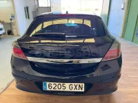 Usado Opel Astra GTC 110 CV (80 kW) 2010 Negro Berlina