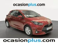 Usado Toyota Yaris Active 116 CV (85 kW) 2021 Rojo Utilitario
