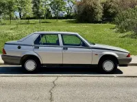 Usado Alfa Romeo 75 120 CV (88 kW) 1988 Gris / plata Berlina