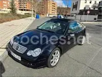 Usado Mercedes C220 143 CV (105 kW) 2004 Azul Berlina