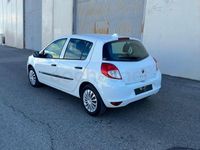 Usado Renault Clio III Collection 75 CV (55 kW) 2012 Blanco Berlina
