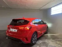 Usado Ford Focus ST-Line 125 CV (91 kW) 2025 Rojo Utilitario