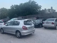 Usado Nissan Almera 110 CV (80 kW) 2001 Gris / plata Berlina