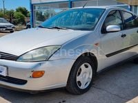 Usado Ford Focus Trend 90 CV (66 kW) 2000 Gris / plata Berlina