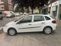 Usado Renault Clio 75 CV (55 kW) 2011 Blanco Familiar