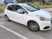 Używany Peugeot 208 Access 82 KM (60 kW) 2017 Biały Hatchback
