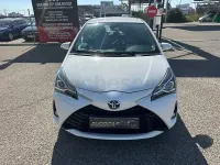 Usado Toyota Yaris Hybrid Active 100 CV (73 kW) 2021 Blanco Berlina