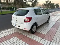 Usado Dacia Sandero Lauréate 75 CV (55 kW) 2016 Blanco Berlina
