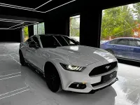 Usado Ford Mustang Fastback 314 CV (230 kW) 2017 Blanco Coupe
