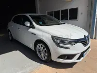 Usado Renault Mégane IV Zen 140 CV (102 kW) 2019 Blanco Berlina
