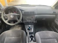 Usado VW Passat Comfortline 130 CV (95 kW) 2003 Azul Berlina