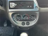 Usado Ford Ka 60 CV (44 kW) 2002 Gris / plata Utilitario