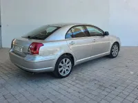 Usado Toyota Avensis Sol 126 CV (92 kW) 2008 Beige Berlina