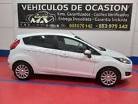 Usado Ford Fiesta Trend 75 CV (55 kW) 2015 Blanco Berlina