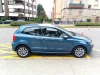 Usado VW Polo Sportline 90 CV (66 kW) 2017 Azul Berlina