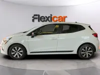 Käytetty Renault Clio V Equilibre 101 HP (74 kW) 2022 Valkoinen Sedan