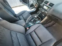 Usado Honda Accord Executive 140 CV (102 kW) 2004 Gris / plata Berlina