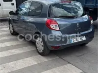 Usado Renault Clio II Expression 75 CV (55 kW) 2011 Azul Berlina