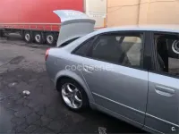 Usado Audi A4 115 CV (84 kW) 2002 Gris / plata Familiar