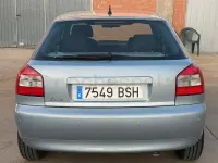 Usado Audi A3 Ambiente 125 CV (91 kW) 2002 Azul Utilitario