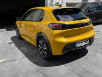 Usado Peugeot 208 GT 102 CV (75 kW) 2021 Amarillo Utilitario