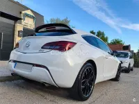Usado Opel Astra GTC 195 CV (143 kW) 2015 Blanco Berlina