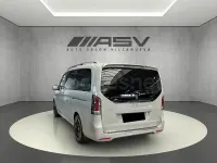 Usado Mercedes V300 Avantgarde 239 CV (175 kW) 2025 Gris / plata Monovolumen