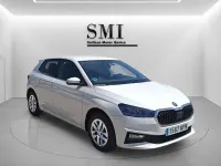 Usado Skoda Fabia Selection 95 CV (69 kW) 2024 Blanco Utilitario