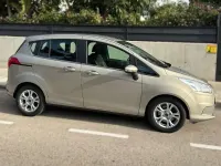 Usado Ford B-MAX Titanium X 125 CV (91 kW) 2016 Beige Monovolumen