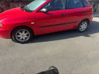 Usado Seat Ibiza 75 CV (55 kW) 2004 Rojo Utilitario
