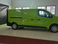 Usado Renault Trafic LIMITED 120 CV (88 kW) 2019 Verde Monovolumen