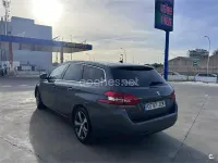 Usado Peugeot 308 SW Allure 120 CV (88 kW) 2017 Gris / plata Familiar