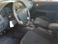 Usado Ford Mondeo Ghia 130 CV (95 kW) 2004 Azul Berlina