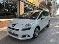Usado Peugeot 5008 Allure 163 CV (119 kW) 2012 Blanco Monovolumen