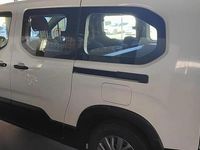 Usado Peugeot e-Rifter 100 kW (136 CV) 2023 Epr blanc icy Monovolumen