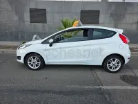 Usado Ford Fiesta Trend 75 CV (55 kW) 2016 Blanco Utilitario