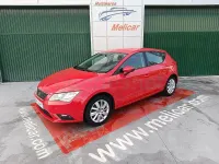 Usado Seat Leon Reference 105 CV (77 kW) 2014 Rojo Berlina