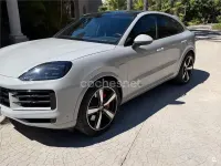 Usado Porsche Cayenne 519 CV (381 kW) 2025 Gris / plata SUV