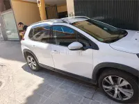 Usado Peugeot 2008 Allure 110 CV (80 kW) 2019 Blanco SUV