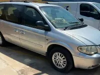 Usado Chrysler Grand Voyager 150 CV (110 kW) 2005 Gris / plata Monovolumen
